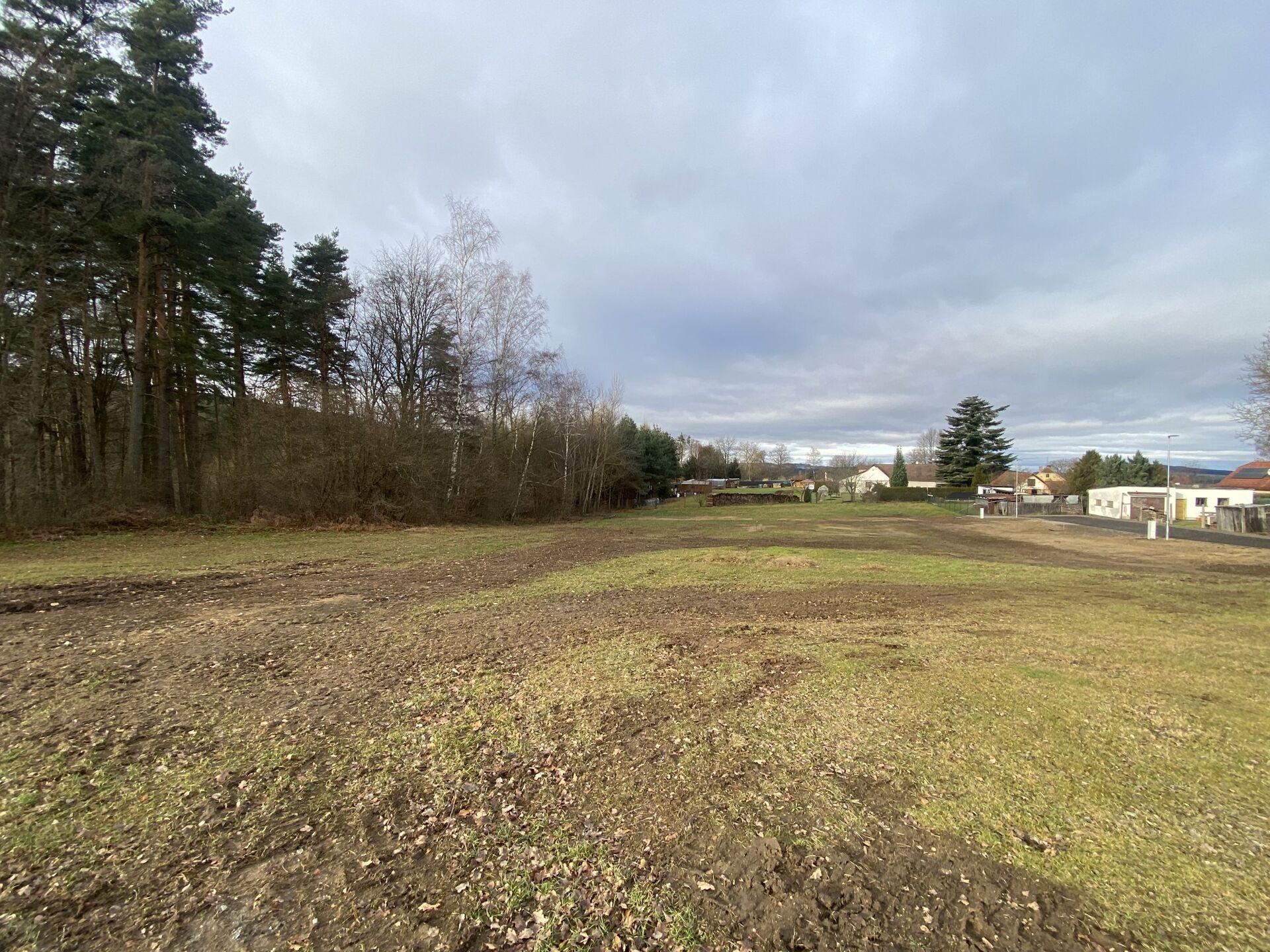 Prodej pozemku Dobrkovská Lhotka