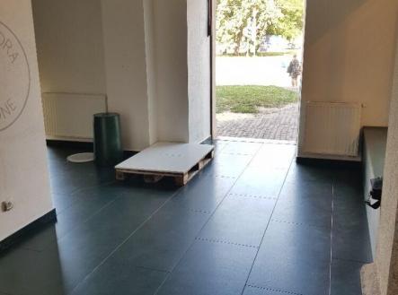 Pronájem obchodní prostor