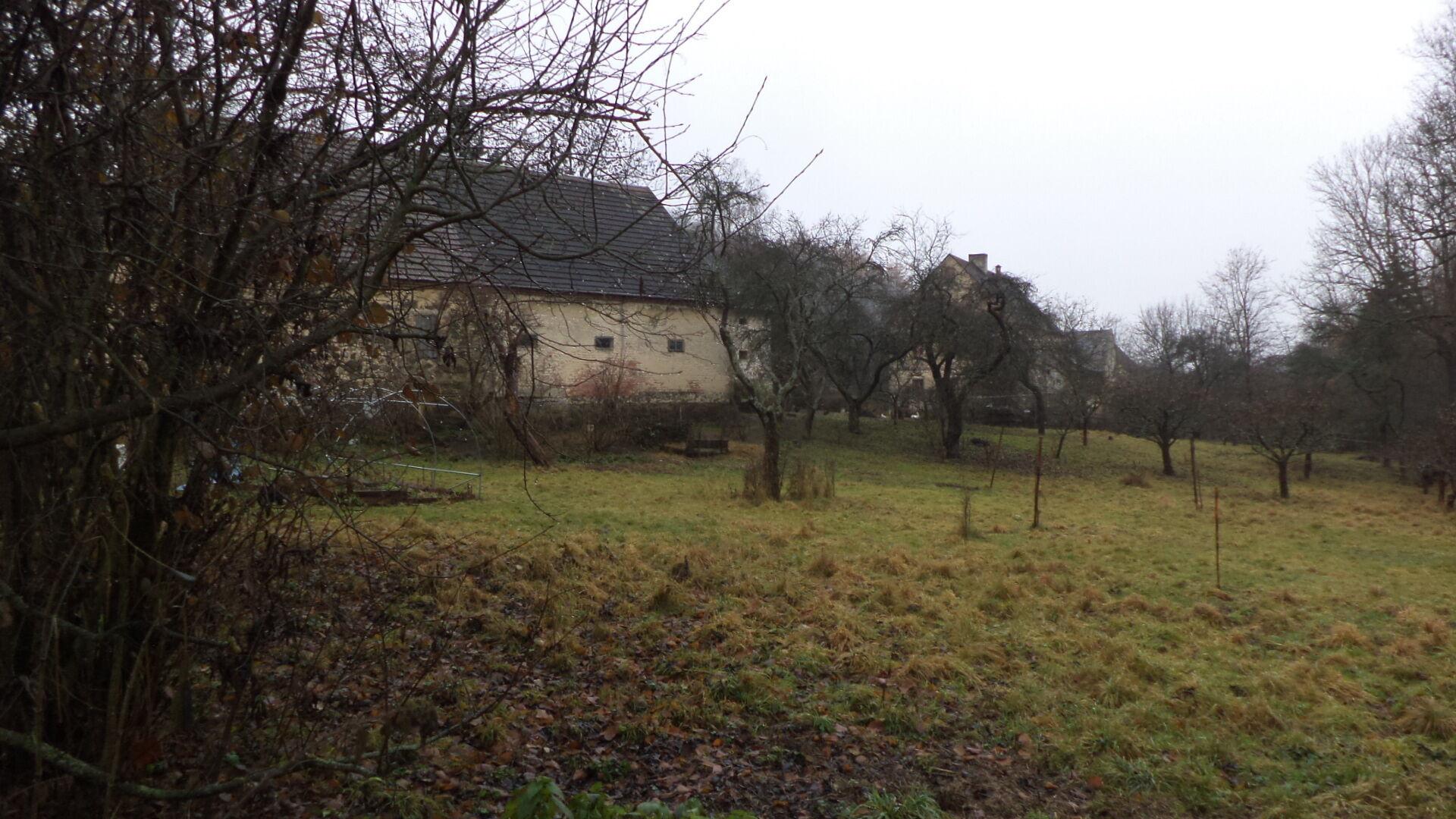 dražba pozemku Lovečkovice