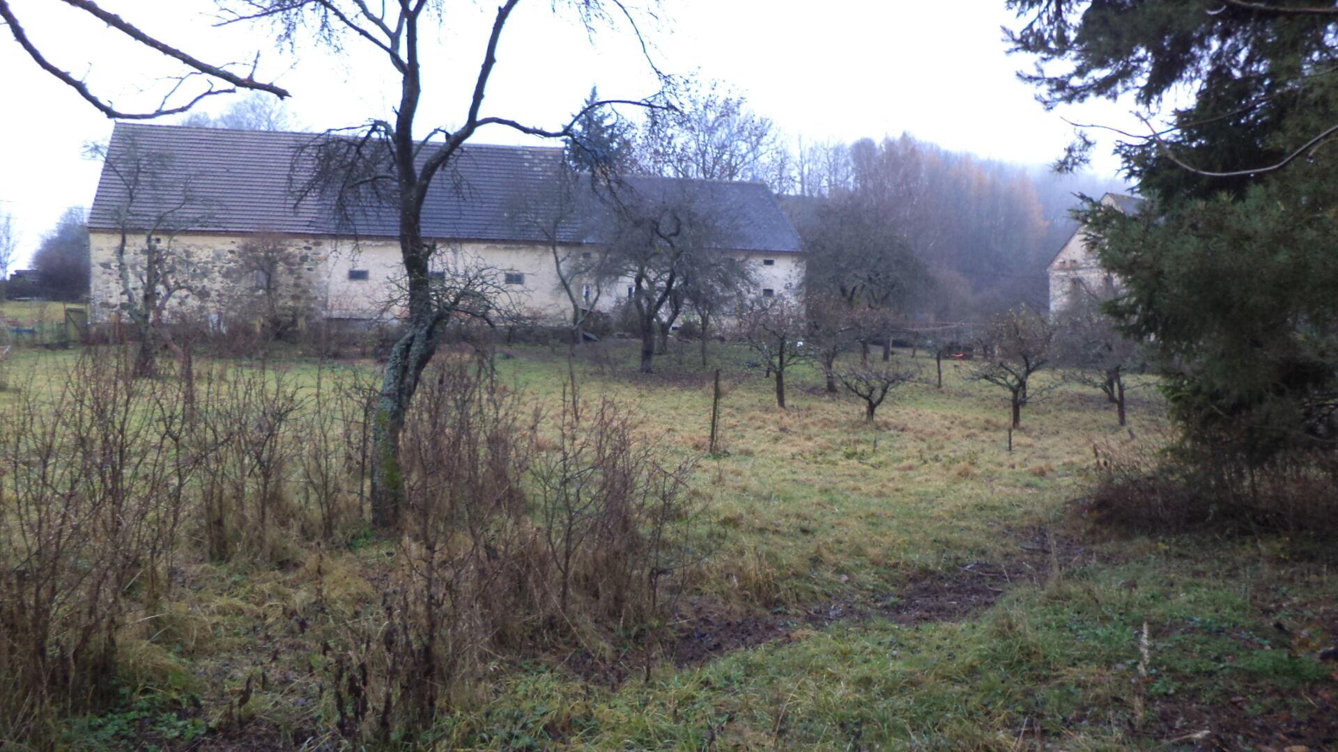 dražba pozemku Lovečkovice