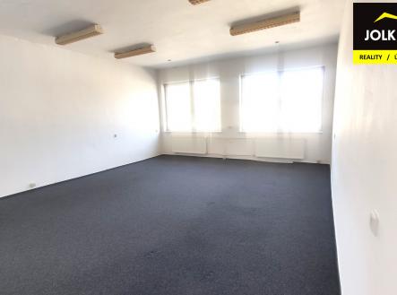 Pronájem kanceláře, 250 m²