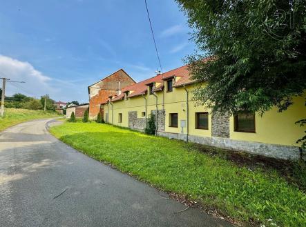 Prodej - dům/vila, 472 m²