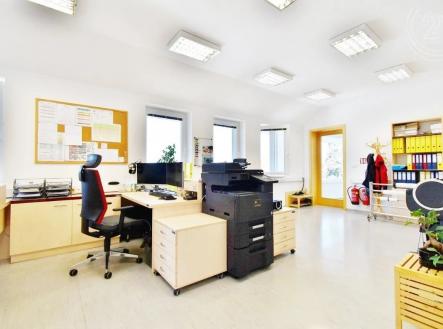 Pronájem kanceláře, 120 m²