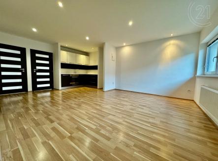 Pronájem bytu, 3+kk, 64 m²