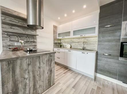 Pronájem bytu, 3+kk, 75 m²