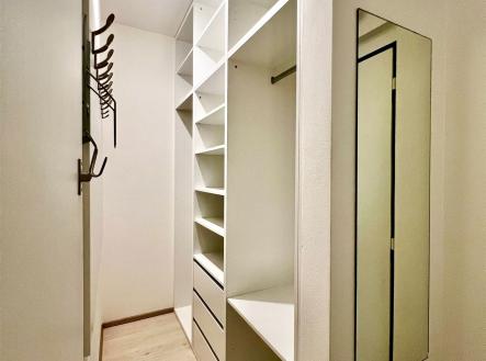 Pronájem bytu, 1+kk, 38 m²