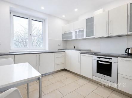 Pronájem bytu, 2+1, 71 m²