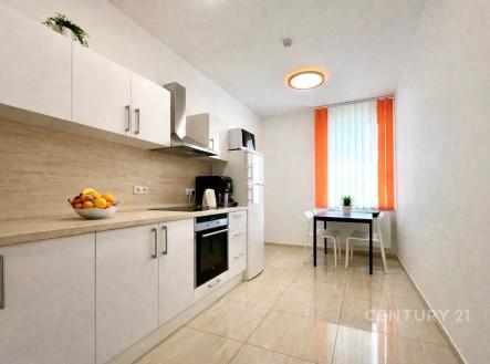Pronájem skladu, 81 m²