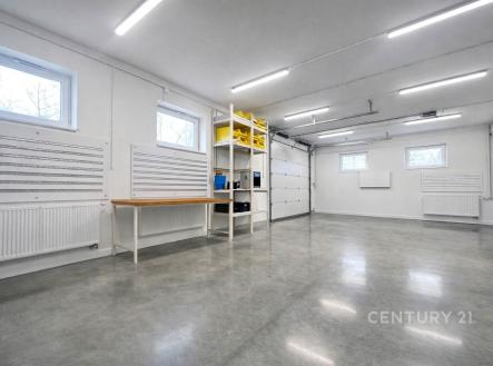 Pronájem skladu, 81 m²