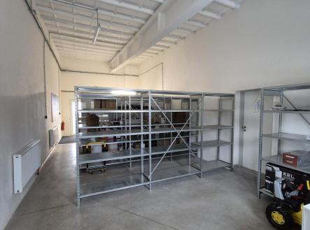 Pronájem komerčního objektu, průmyslový areál, 281 m²