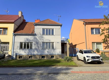 Pronájem rodinného domu 3+1 se zahradou Hluk