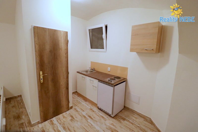 Pronájem bytu 1+kk, 21 m2, Plzeňská, Praha 5, Smíchov