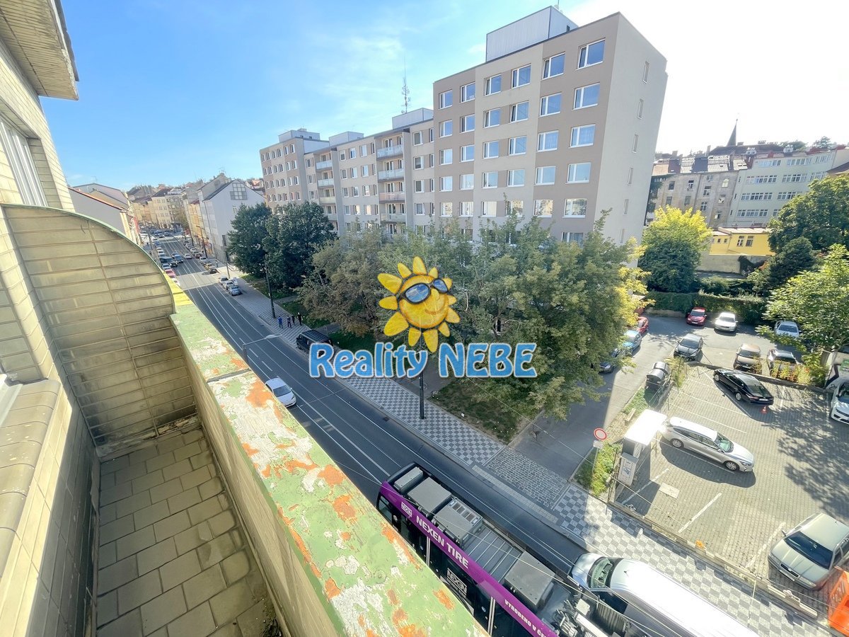 Pronájem bytu 1+kk 34m2 balkon Praha Nuselská