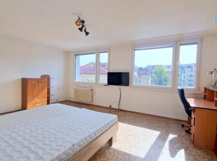 Pronájem bytu, 1+kk, 38 m²