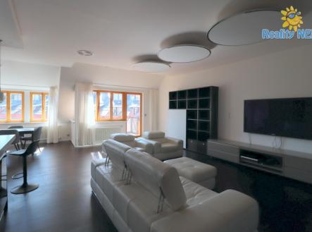 Pronájem bytu, 3+kk, 200 m²