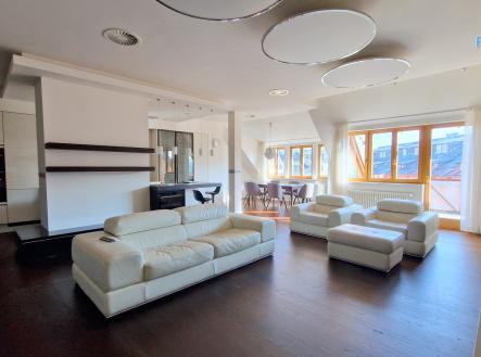 Pronájem bytu, 3+kk, 200 m²