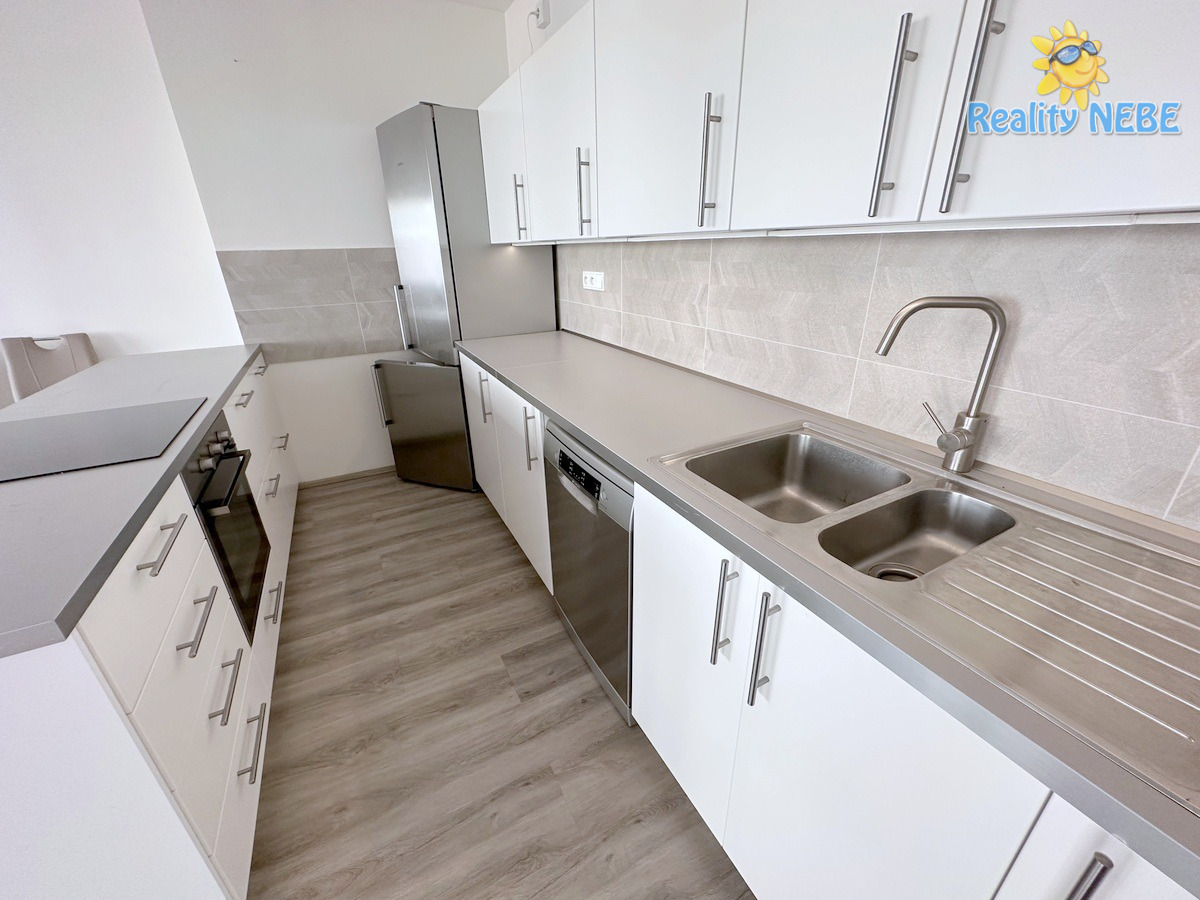 Pronájem bytu 3kk 114m2 balkon Štěpánská Praha 1