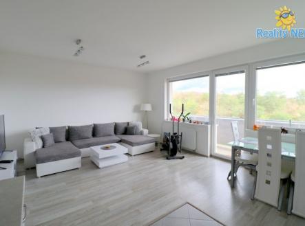 Pronájem bytu, 3+kk, 94 m²
