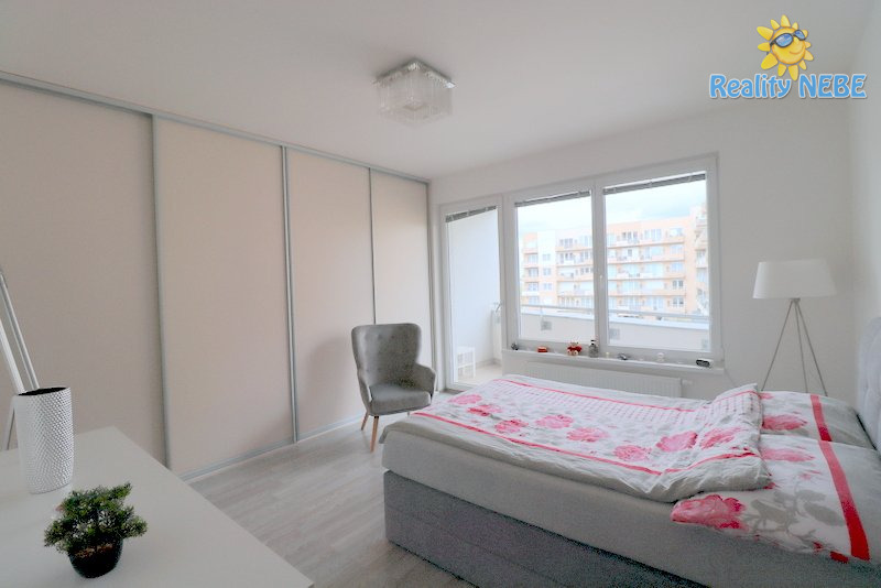 Pronájem bytu 3+kk/B/S, 94 m2, Mantovská, Praha 10, Horní Měcholupy