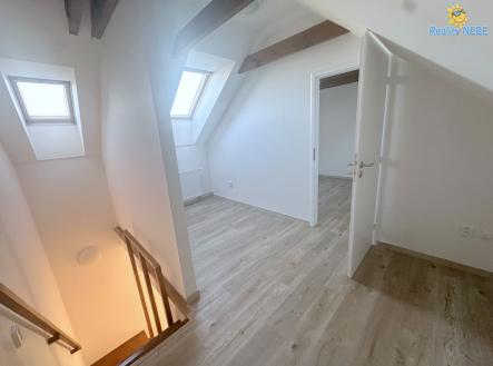 Pronájem bytu, 2+kk, 62 m²