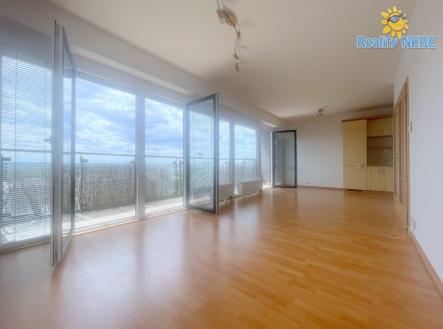 Pronájem bytu, 3+kk, 83 m²