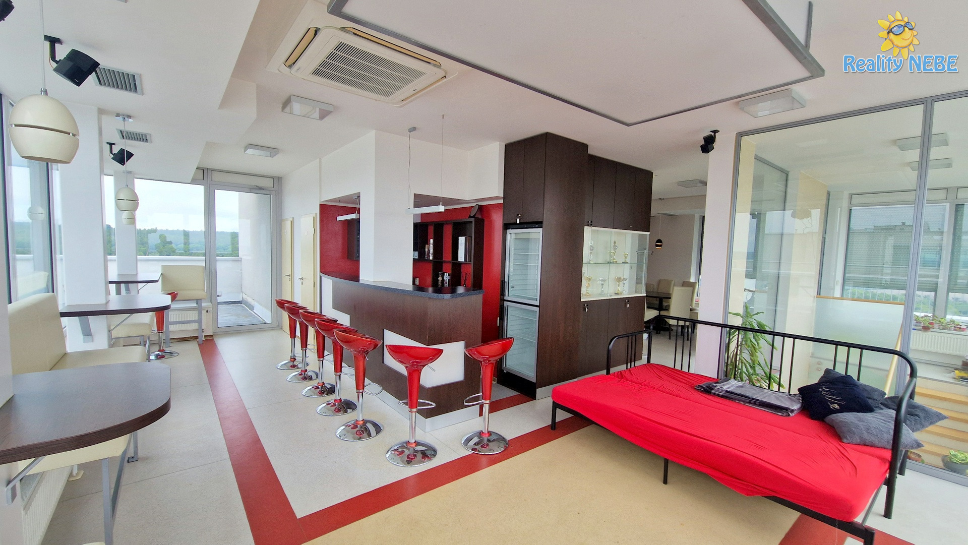 Prodej mezonetového bytu 4+kk + bar, 15.P, 446 m2, Majdalenky, Brno - Lesná