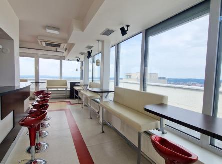 Pronájem obchodní prostory, 214 m²