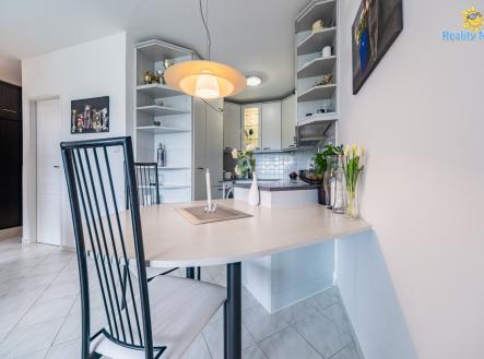 Pronájem bytu, 2+kk, 43 m²