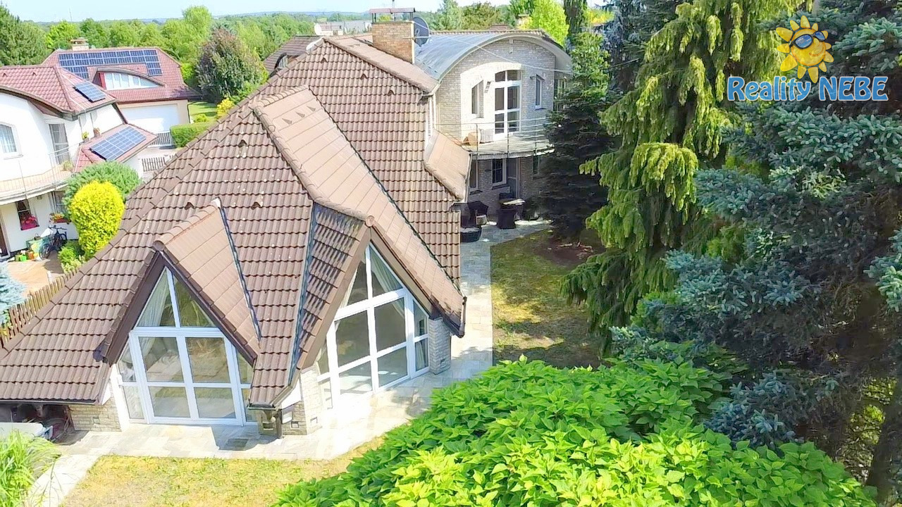 Pronájem rodinného domu vily U Zahrádek Praha Benice