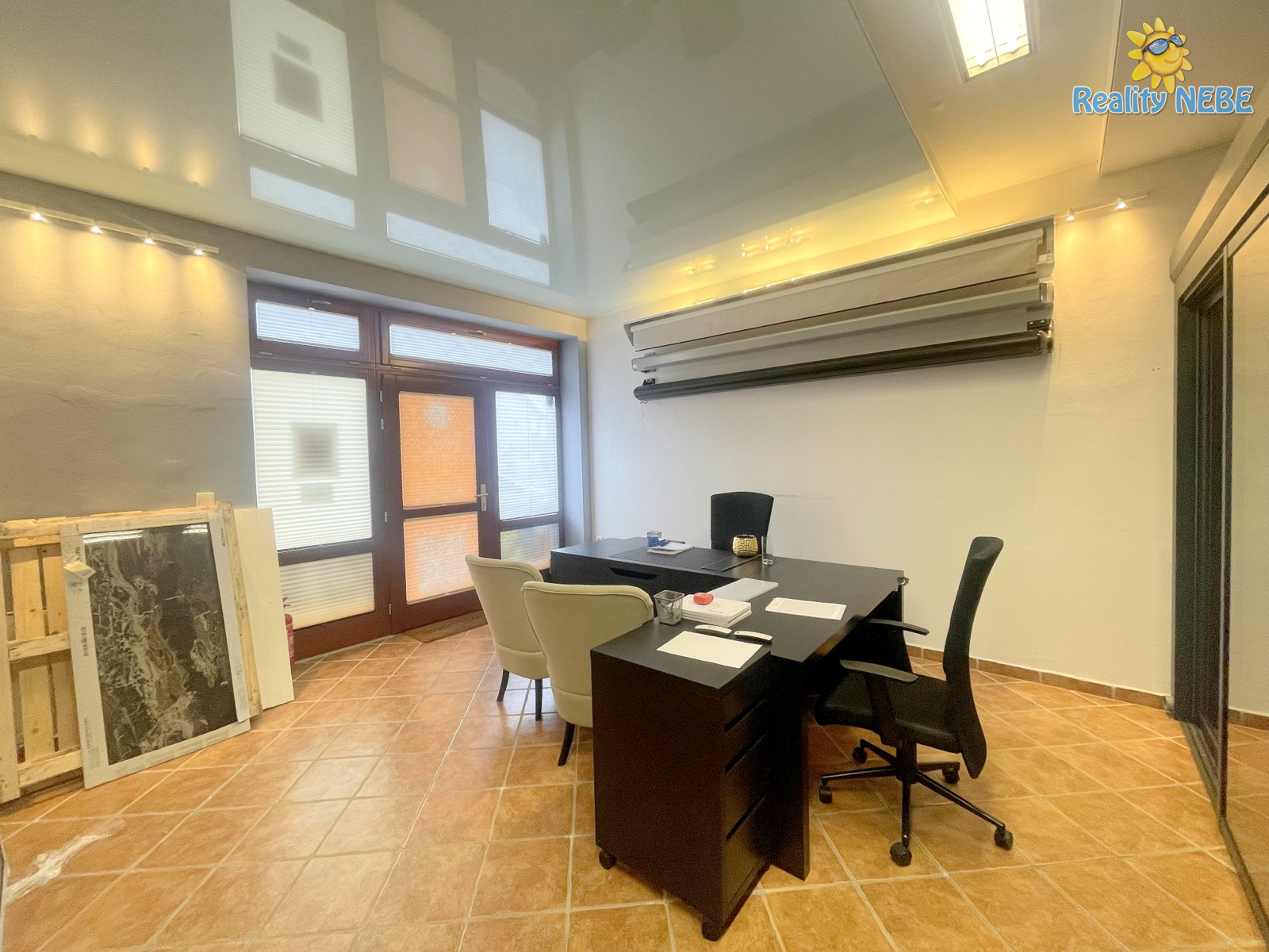 Pronájem komerčního prostoru 95m2 Budějovická Jesenice u Prahy