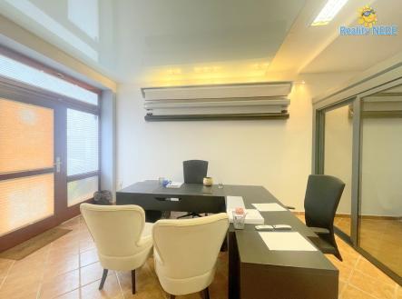 Pronájem obchodní prostor, 95 m²