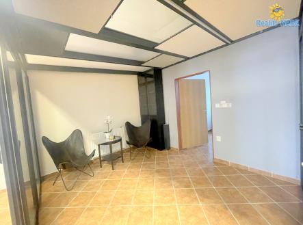 Pronájem obchodní prostor, 95 m²