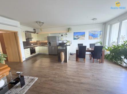 Pronájem bytu, 3+kk, 100 m²