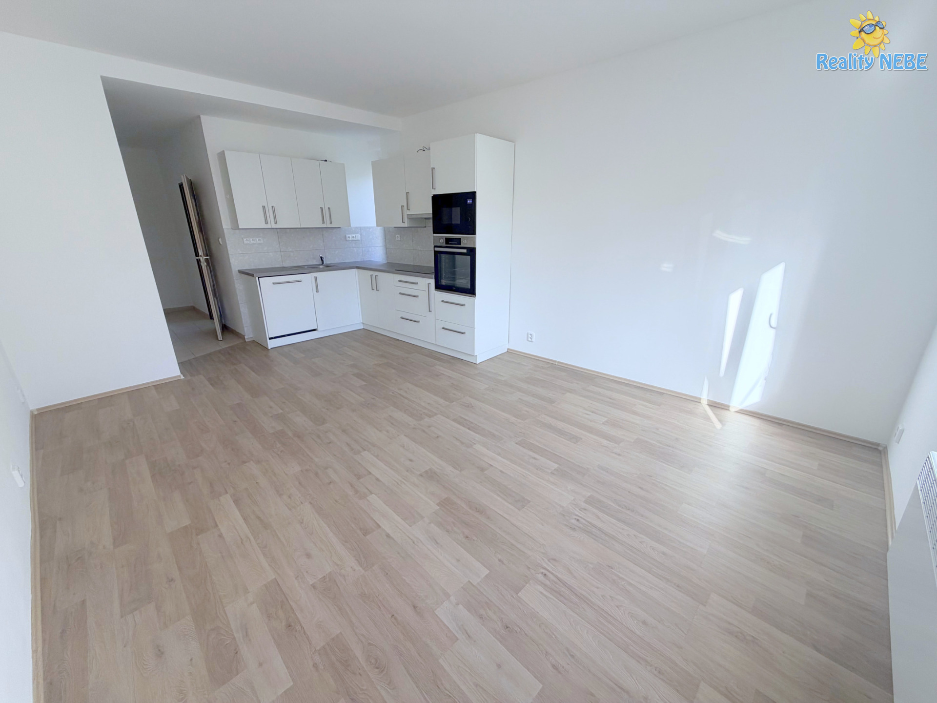 Pronájem bytu 2+kk 47m Hadovitá Praha 4 Michle