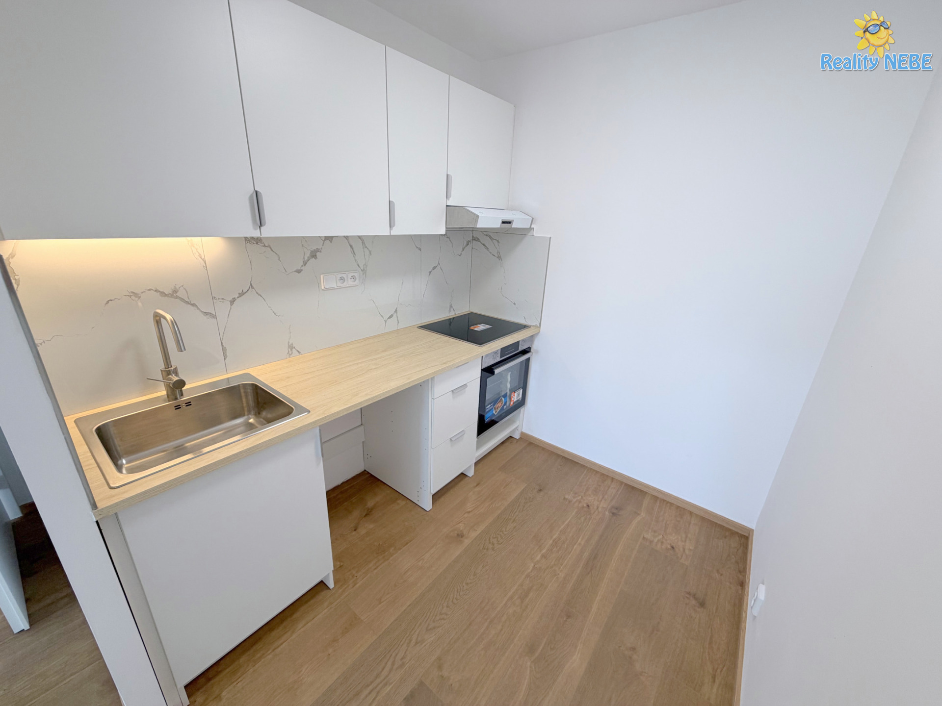 Pronájem bytu 2+kk 48m2 Jarníkova Praha 4