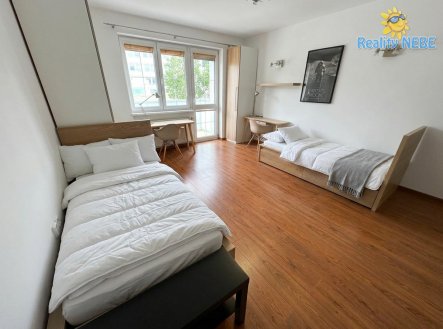 Pronájem bytu, 3+kk, 80 m²