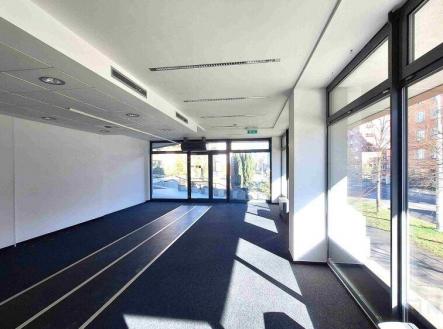 Pronájem obchodní prostor