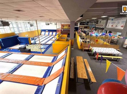 Pronájem komerčního objektu, jiný, 1 688 m²