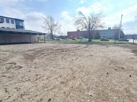 Pronájem - pozemek pro komerční výstavbu, 1 300 m²
