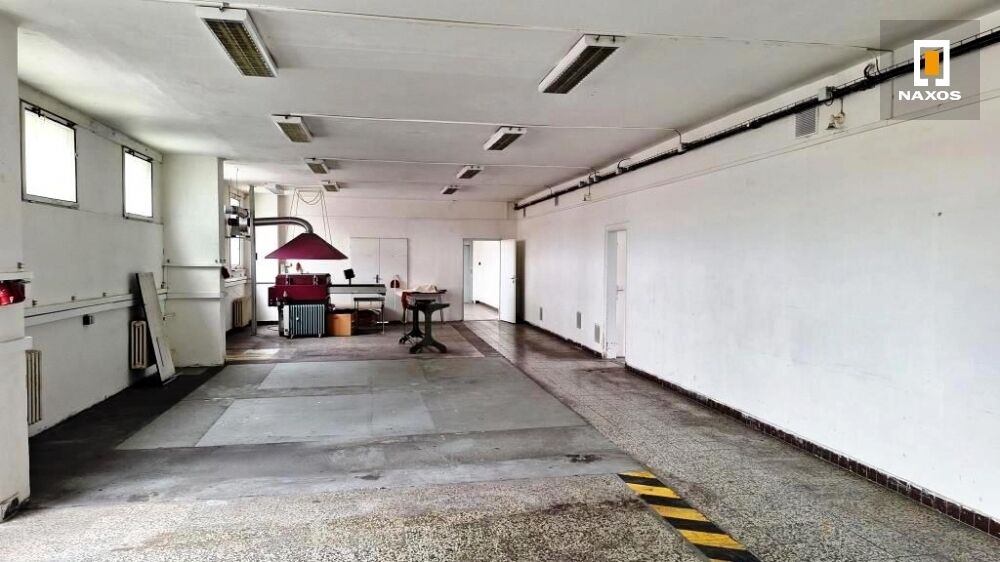 Pronájem skladových prostorů s kanceláří a parkováním cca 300 m2, ul. Střádalů Ostrava