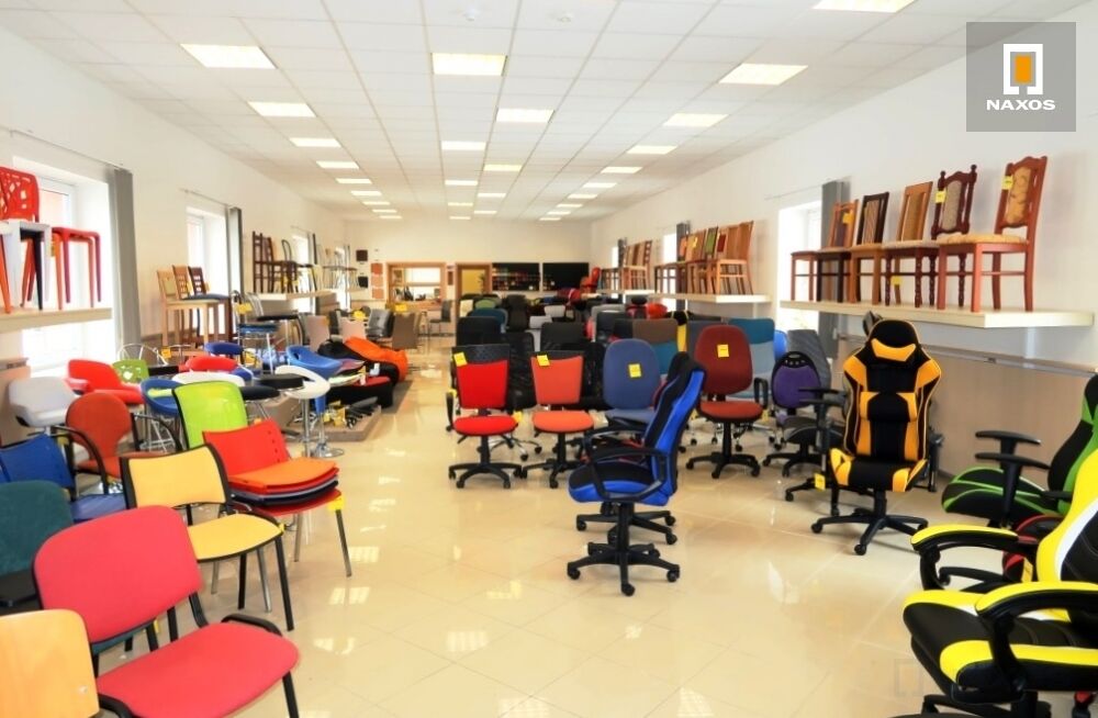 Pronájem vzorkové prodejny cca 200 m2 v administrativní budově v Bílovci