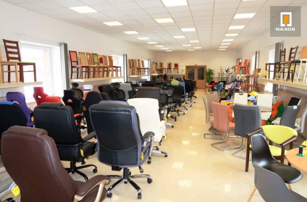 Pronájem vzorkové prodejny cca 200 m2 v administrativní budově v Bílovci
