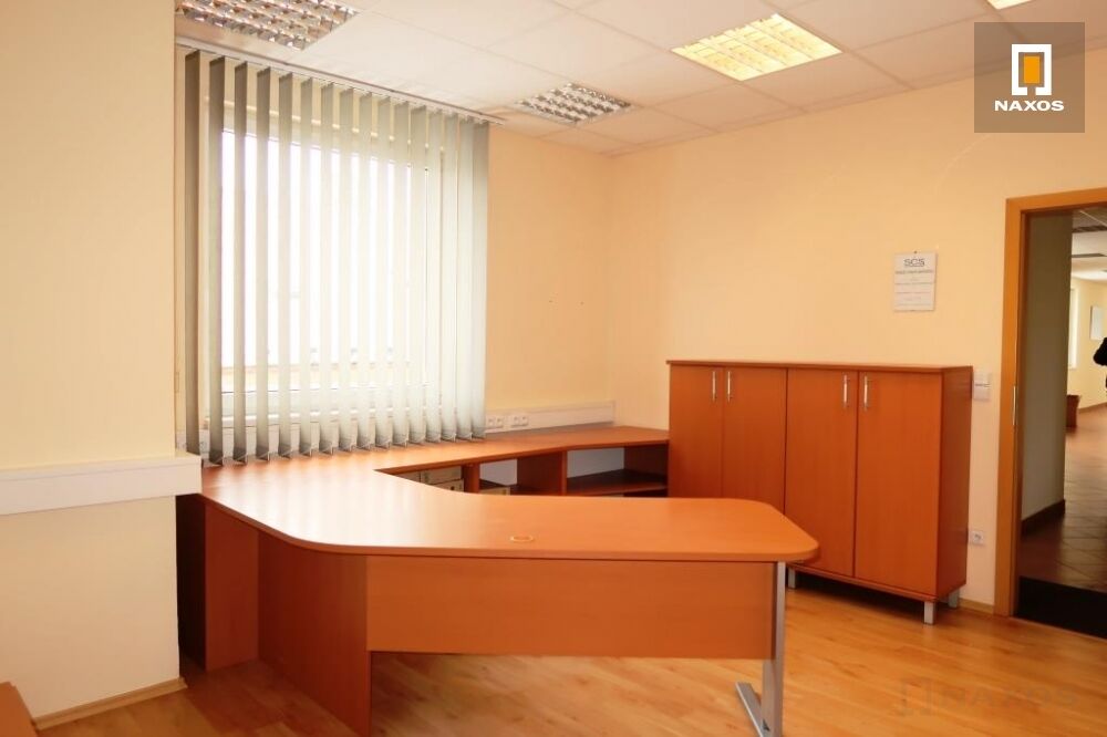 Pronájem samostatných kanceláří 10-45 m2 v administrativní budově v Bílovci