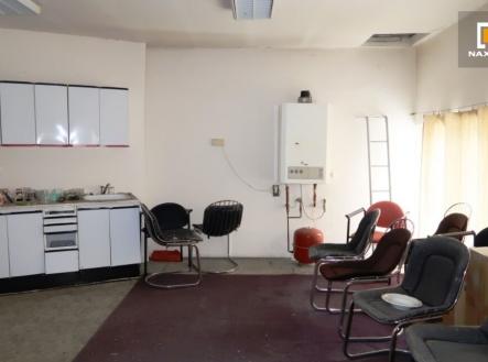 Pronájem skladovací prostor, 1 000 m²