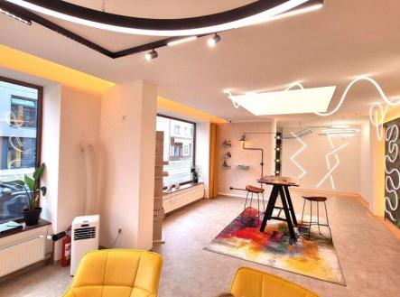 Prodej kanceláře, 650 m²