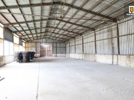 Pronájem skladovací prostor, 390 m²