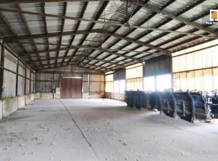 Pronájem skladovací prostor, 390 m²