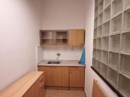 Pronájem kanceláře, 78 m²