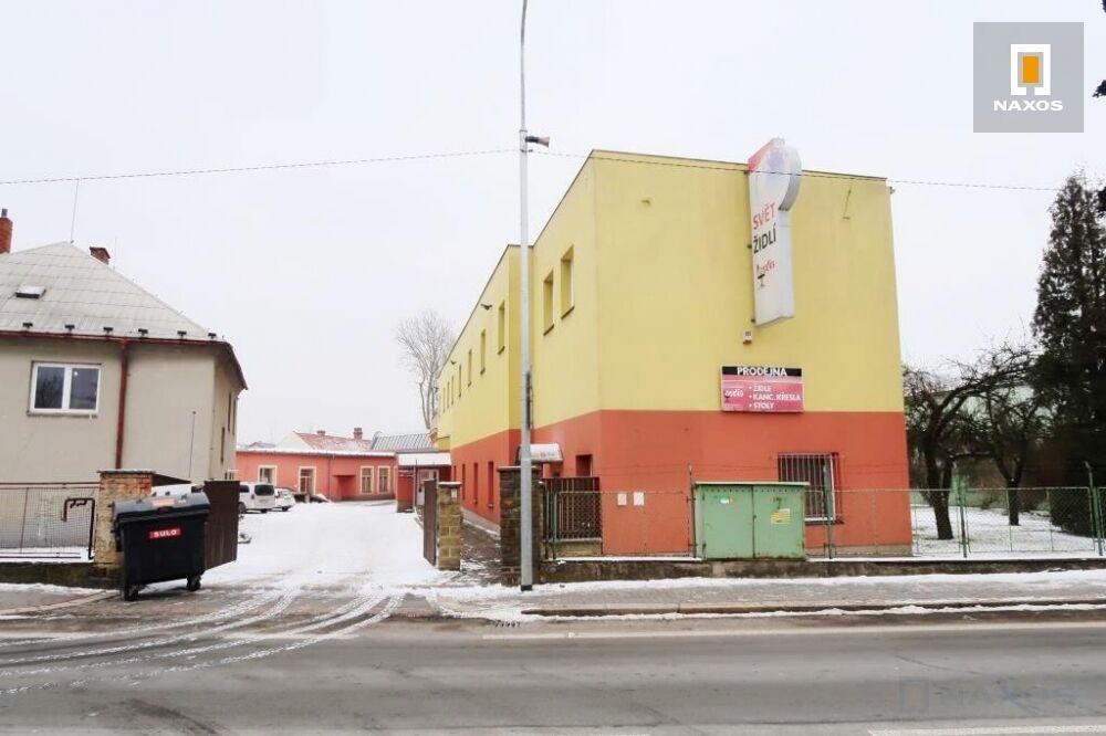 Průmyslový areál na pozemcích 10.443 m², celkem 4.100 m² užitných ploch, ul. Dukelská, Bílovec