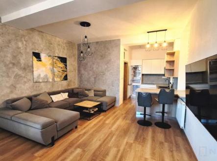 Pronájem bytu, 3+kk, 95 m²